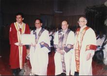 A prize winning student and the distinguished guests pose for a photograph at the 39th Convocation, 2002