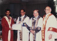 A prize winning student poses for a photograph with the distinguished guests at the 39th Convocation, 2002