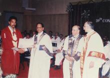Dr. K. Anji Reddy awards a special merit prize to a student at the 39th Convocation, 2002