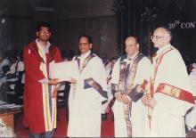 Dr. K. Anji Reddy awards a special merit prize to a student at the 39th Convocation, 2002