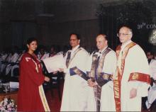 Dr. K. Anji Reddy awards a special merit prize to a student at the 39th Convocation, 2002
